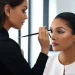 Home 11 메이크업아티스트가 알아야 할 얼굴형 분석 - **Prompt:** A high-definition, realistic portrait photograph of a professional female makeup artist ...