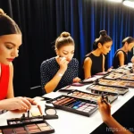 Home 10 메이크업아티스트의 패션쇼 백스테이지 이야기 - **Fashion Week Backstage: Focused Intensity and Creative Chaos**
A bustling and energetic fashio...